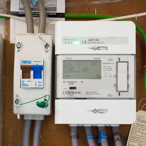 half hourly (HH or 00) meter